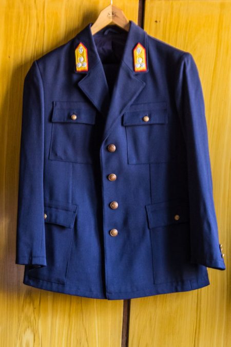 Eladó MÁV egyenruha zakó és nadrág újszerű állapotban retro gyűjtőknek is